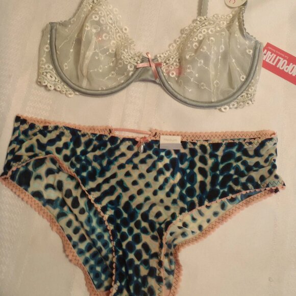 COSMOPOLITAN 34C Grey Ivory Underwire Bra Medium Snake Print Hipster Panty NWT - Picture 2 of 5